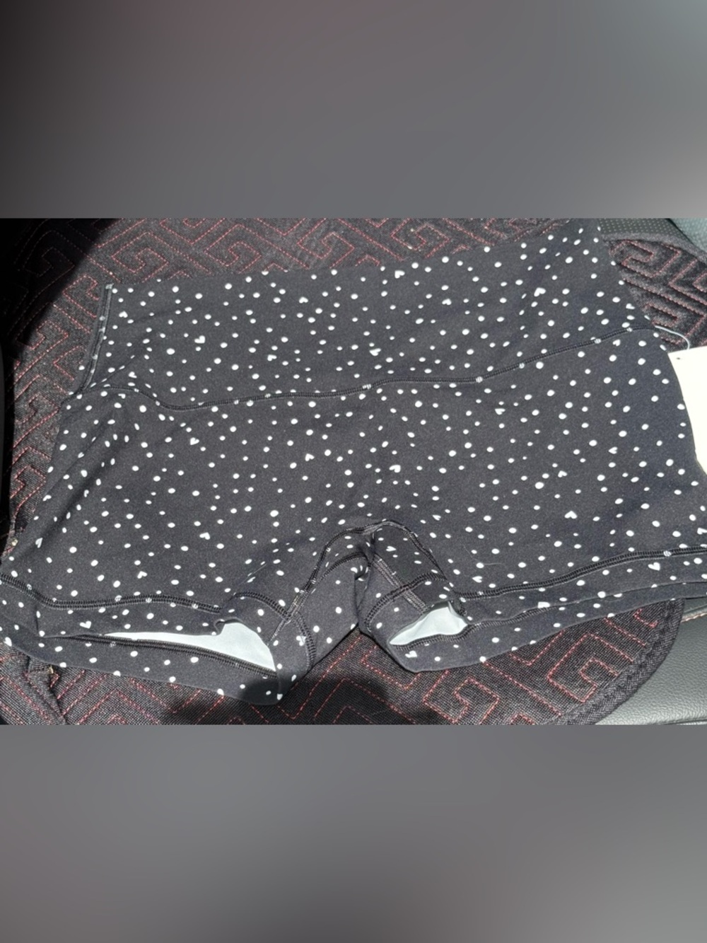 NWT Lululemon Align No Line High Rise Nulu Black Hearts Short 4” Size 10 New
Tag